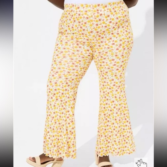 Torrid Festi Super Soft Slub Flare Leg Pant Size 1 - Picture 2 of 7